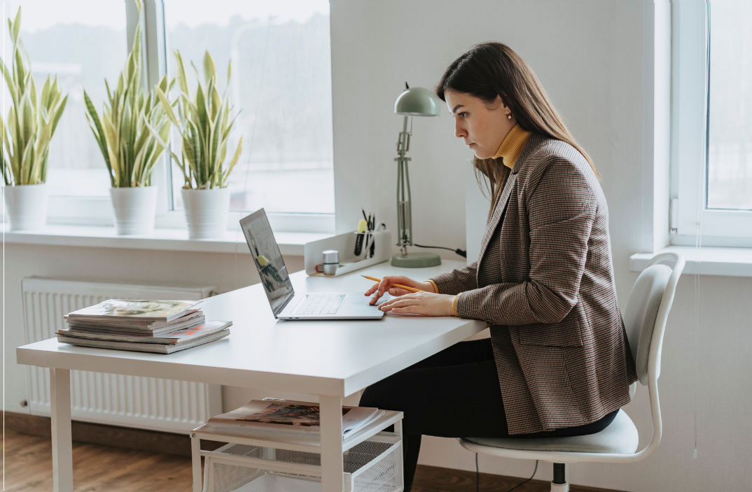 Education Officer (مسؤول تعليم)